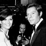 L'actrice italienne Claudia Cardinale et l'acteur Marcello Mastroianni au Festival international du film de Cannes, en 1975. KEYSTONE/AP/Jean-Jacques Levy